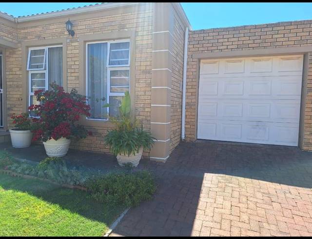 2 BEDROOM PROPERTY TO RENT IN VREDEKLOOF